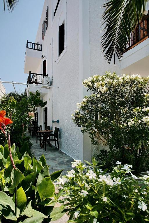 Galaxy Hotel Aegiali Exterior photo